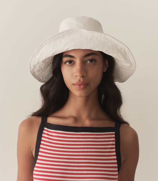 LARK HAT -- WHITE