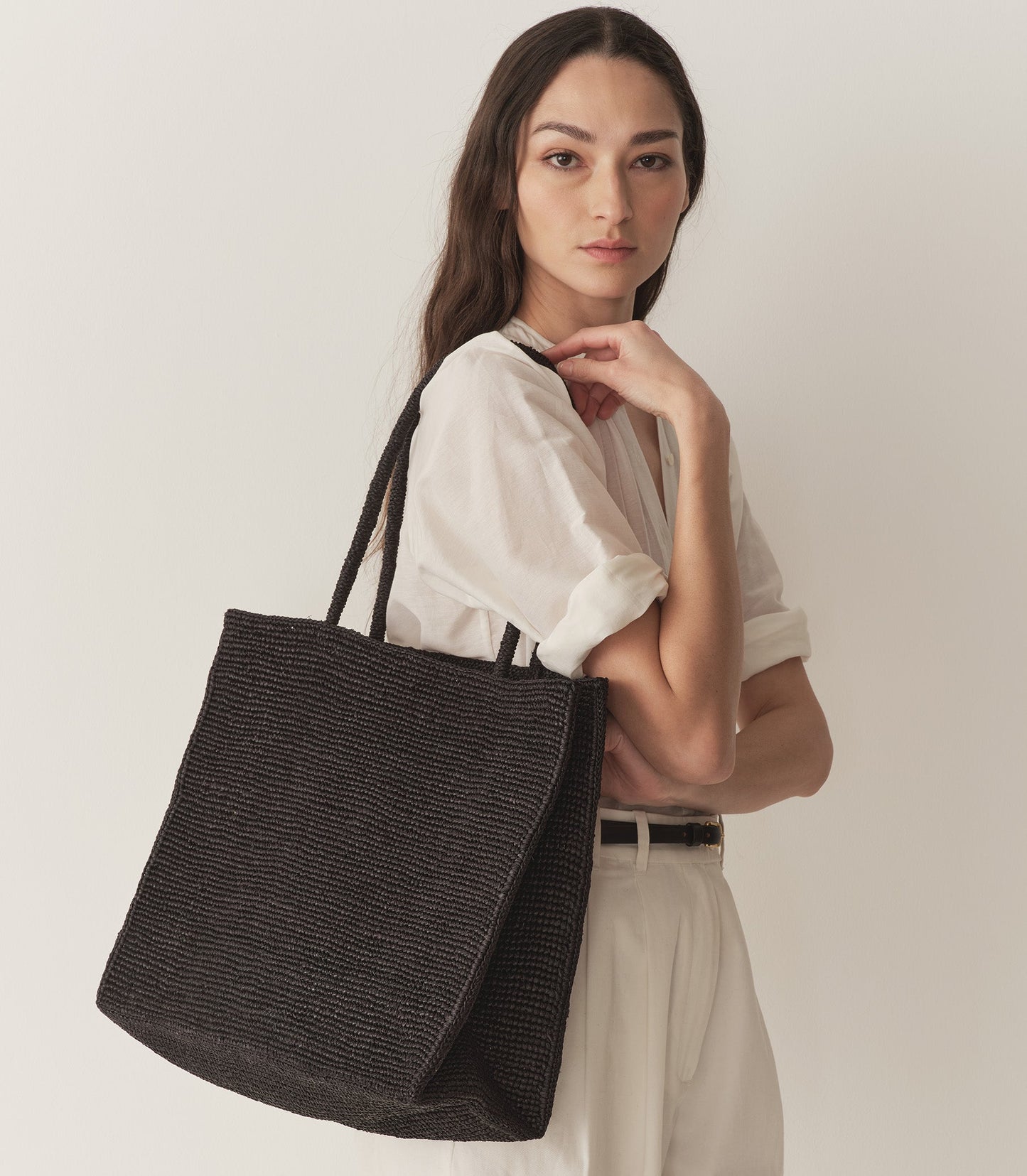 GRANDE MATHILDE BAG -- BLACK RAFFIA