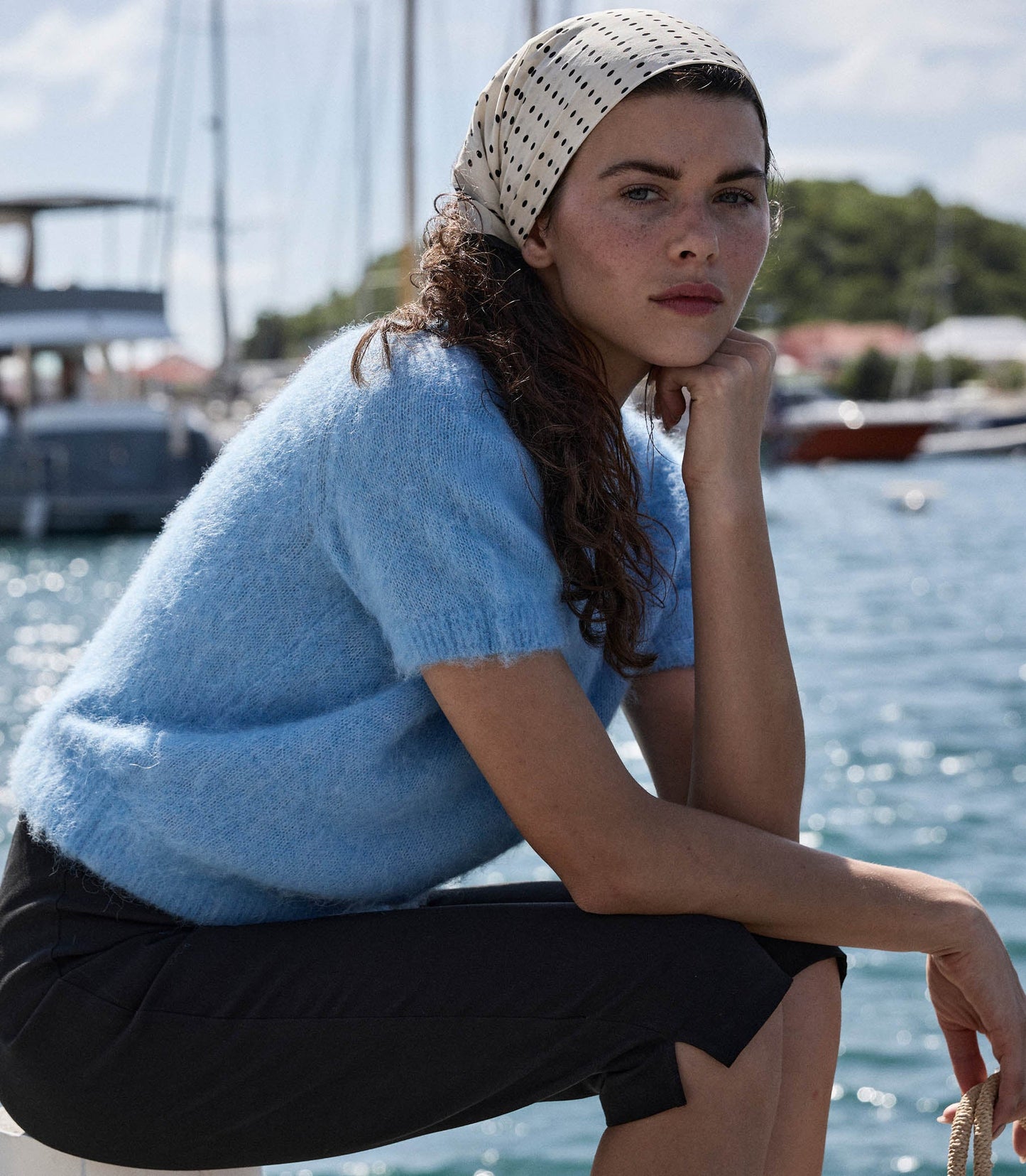 LULA CAPRI PANT -- BLACK