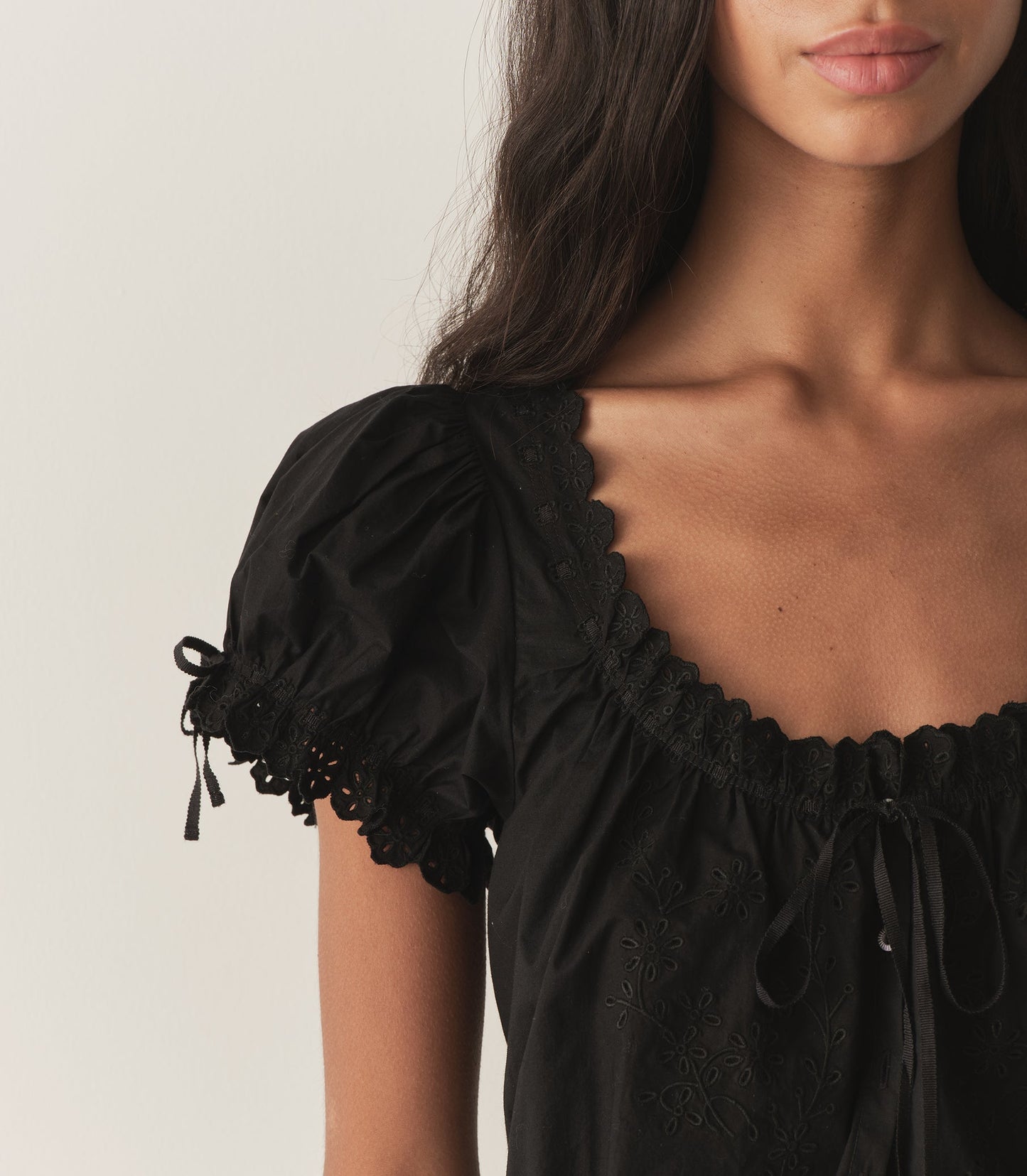 NERA TOP -- BLACK